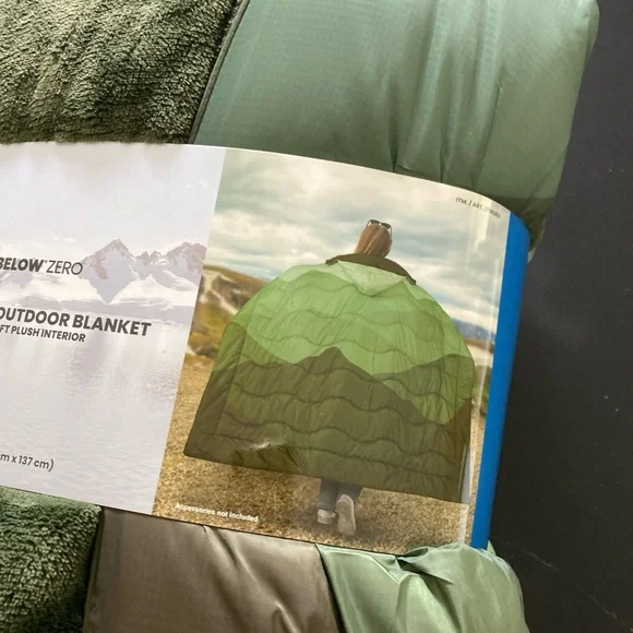 Below Zero Wearable Outdoor Blanket With Plush Interior